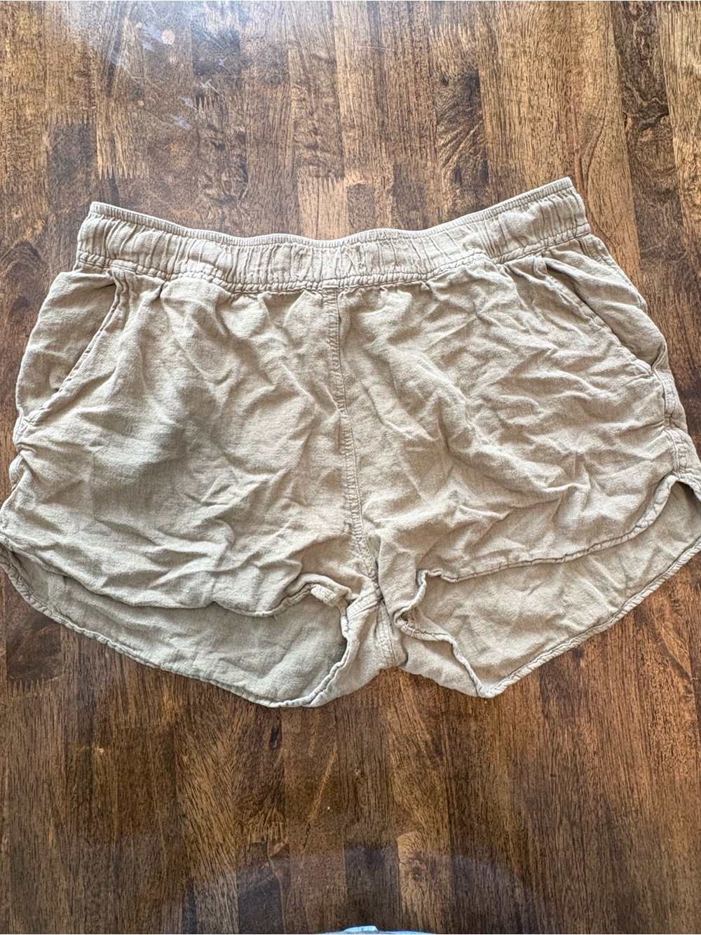 Casual Women's Elastic-Waist Linen Shorts in Olive Green